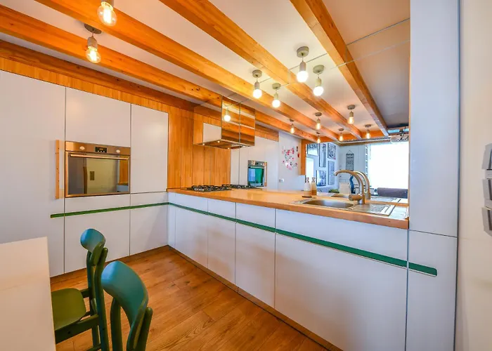 Апартаменти The Movie