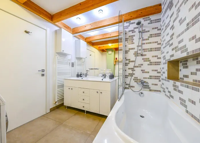 Апартаменти The Movie